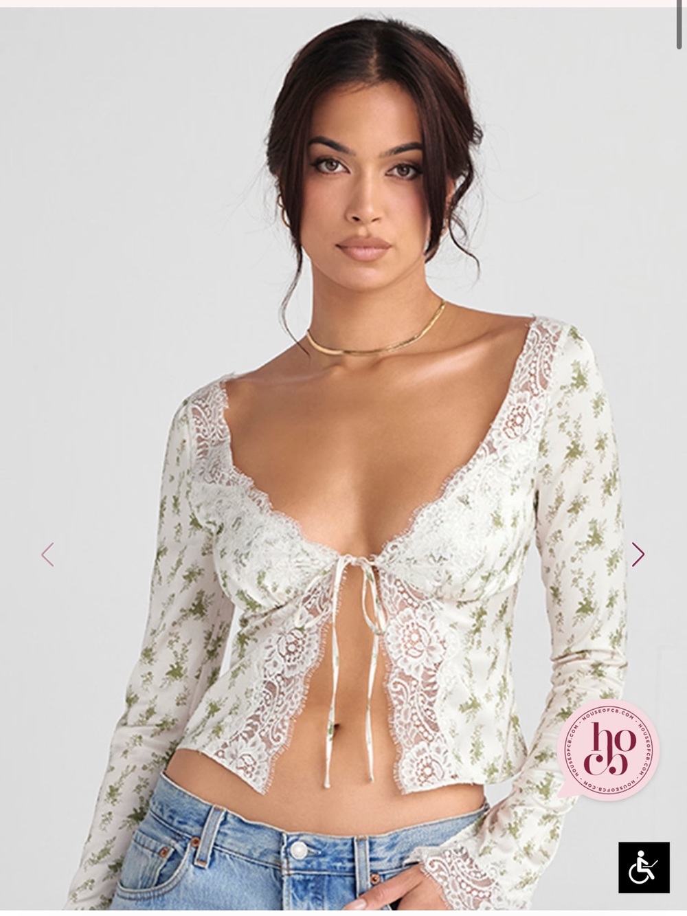 “Clarissa” Garden Print Lace Trim Top